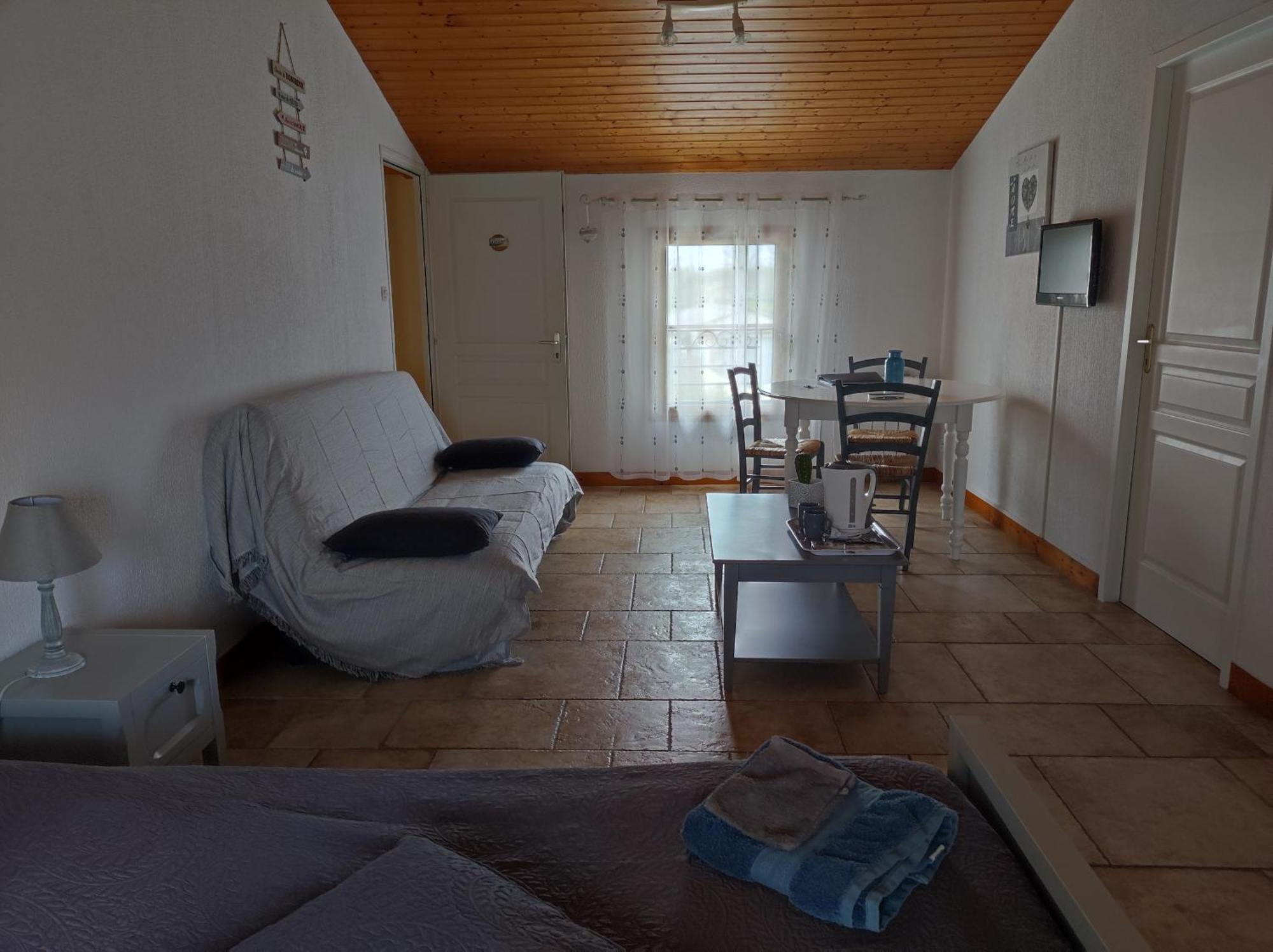 Les Chenets Bed and Breakfast Chenay  Eksteriør billede